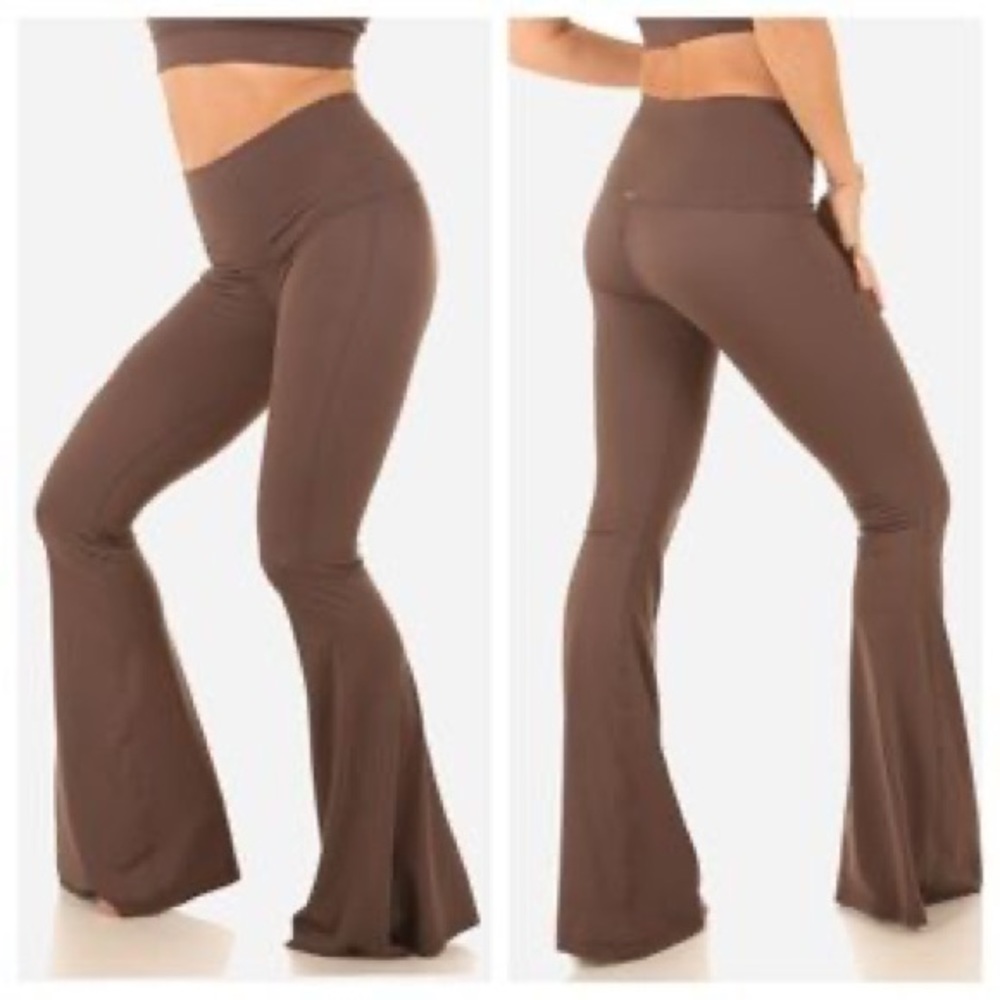 Mika Yoga Wear Flared Yoga Pants